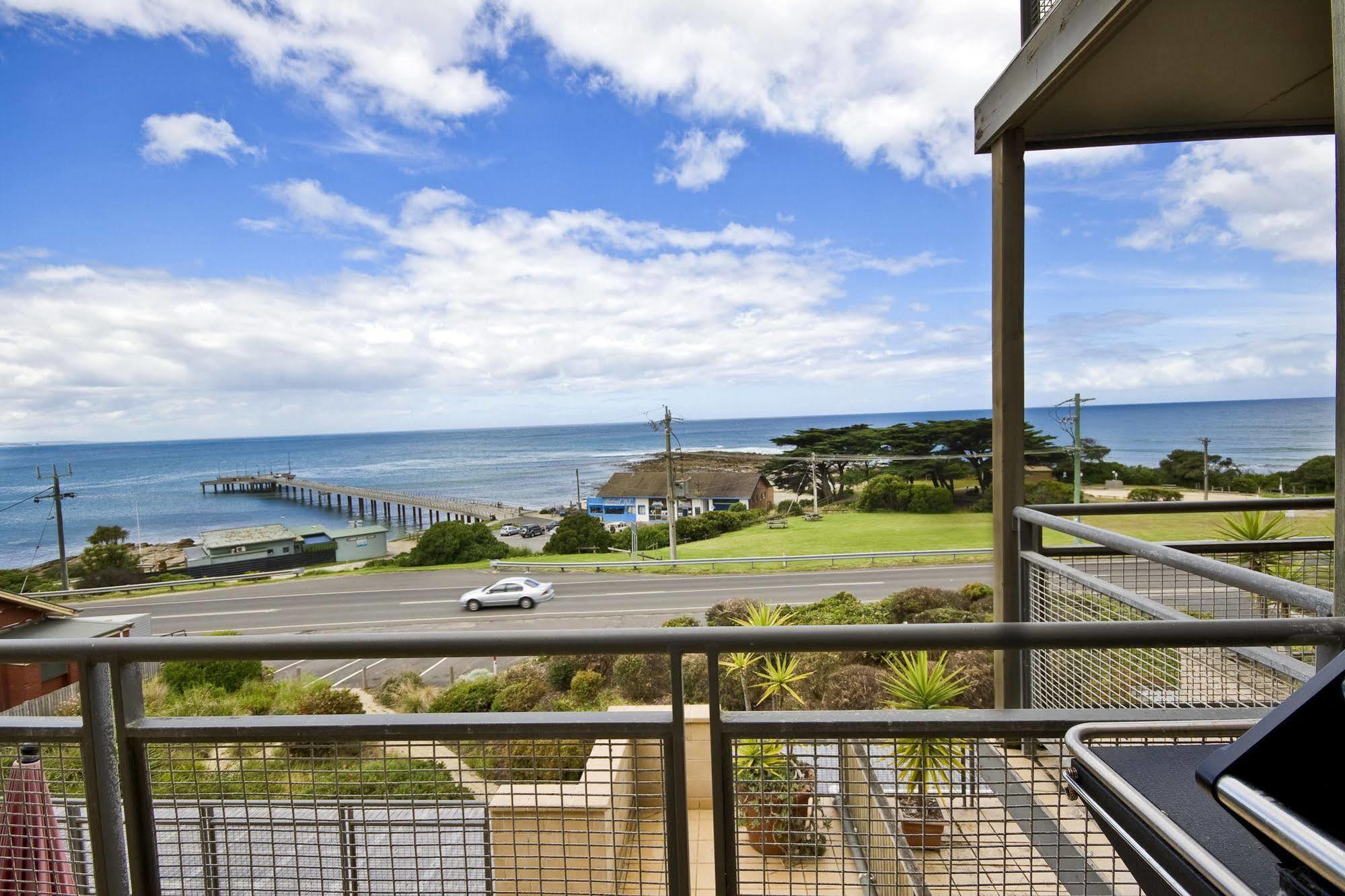 Grand Pacific Hotel & Apartments Lorne Exterior photo